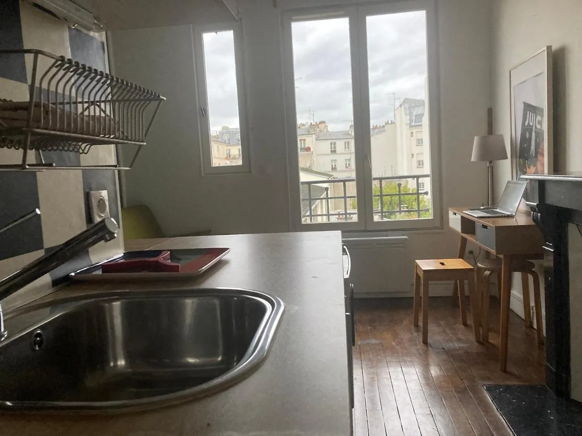 Jupiter 101 Studio Montmartre Paris Apartment