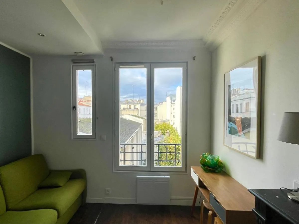 Jupiter 101 Studio Montmartre Paris